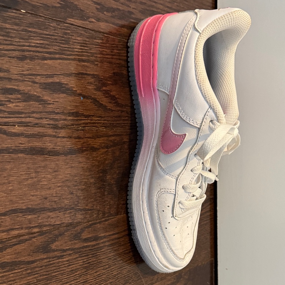 Nike Kids White and Pink Nike Air Sneakers Boys size 4.5 - Picture 4 of 6